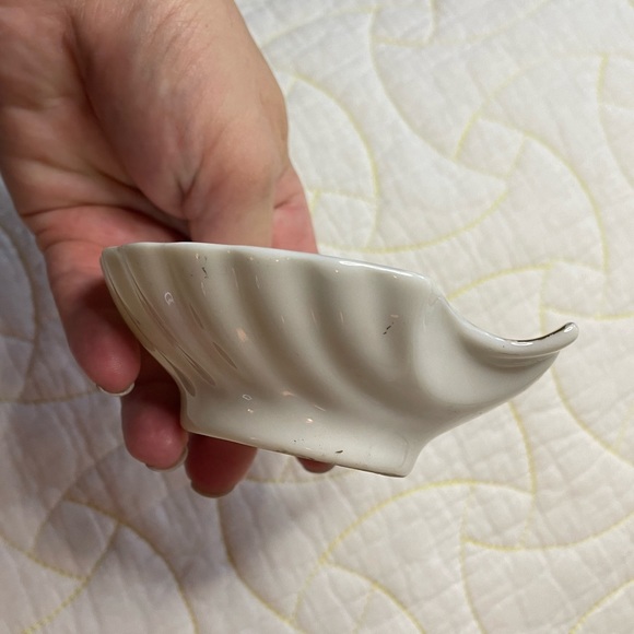 Vintage Berkshire China Shell Shaped Small Dish, Decor - Picture 5 of 8